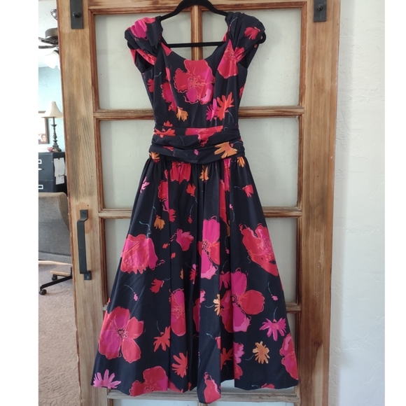 Laura Ashley Dresses & Skirts - Vintage Laura Ashley Floral Fit and Flare Dress
